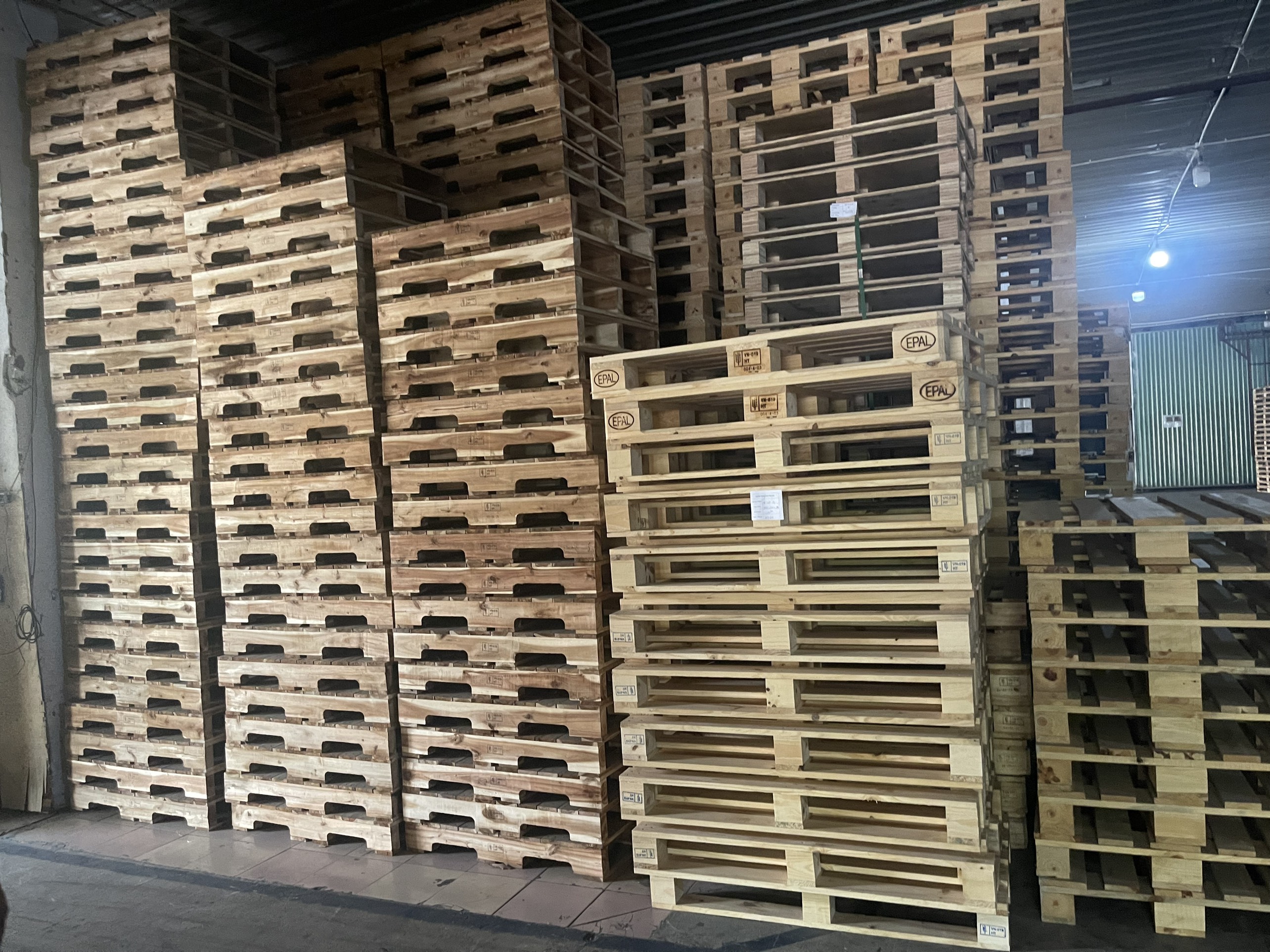 PALLET GỖ KEO