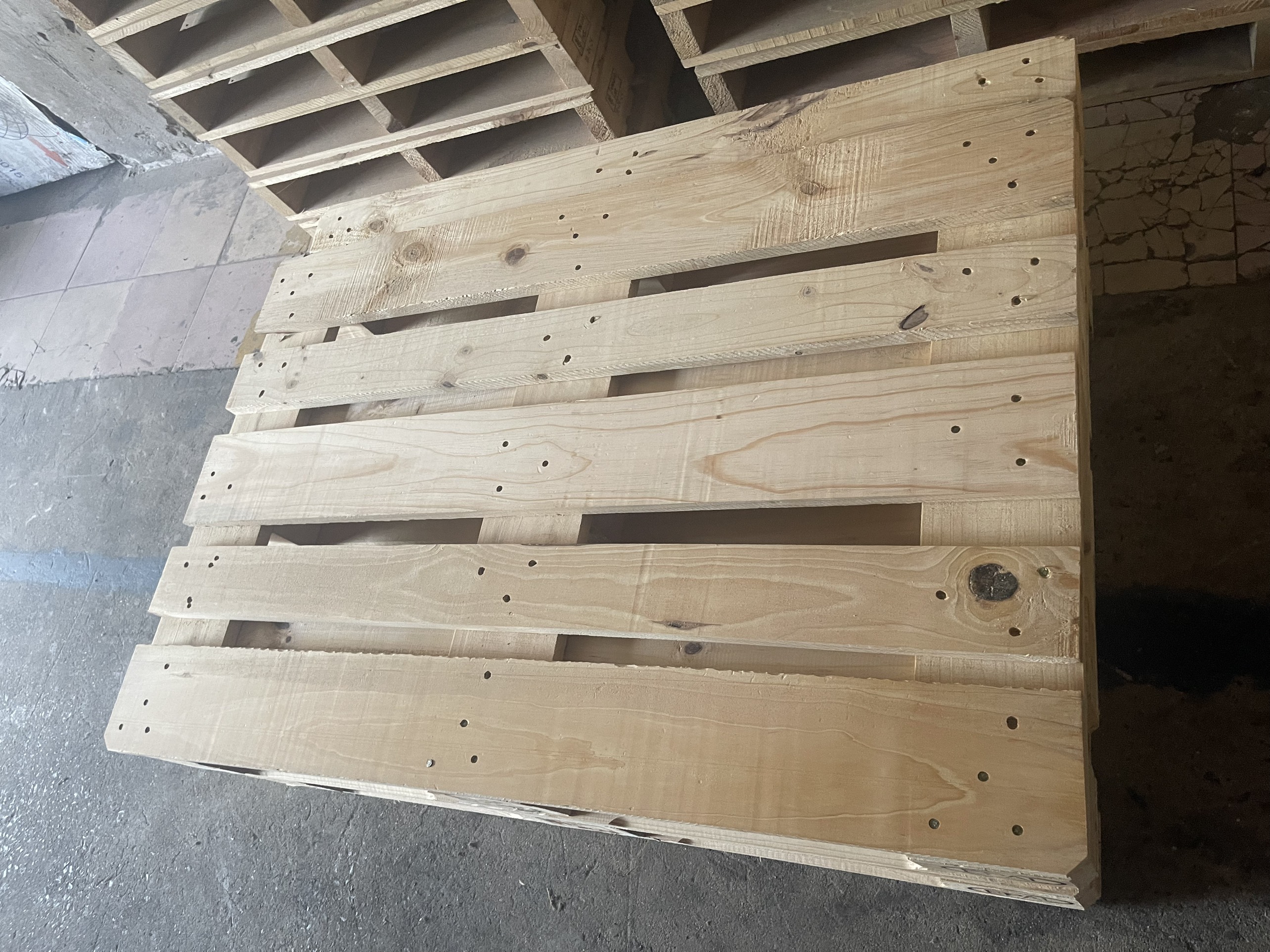 PALLET GỖ THÔNG